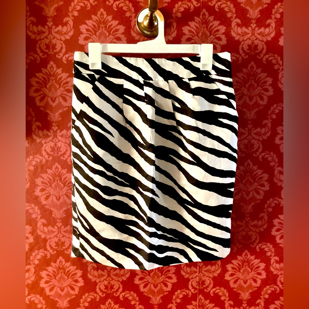 NWT Banana Republic Womens Zebra print skirt